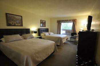 Beaverlodge Motor Inn Экстерьер фото